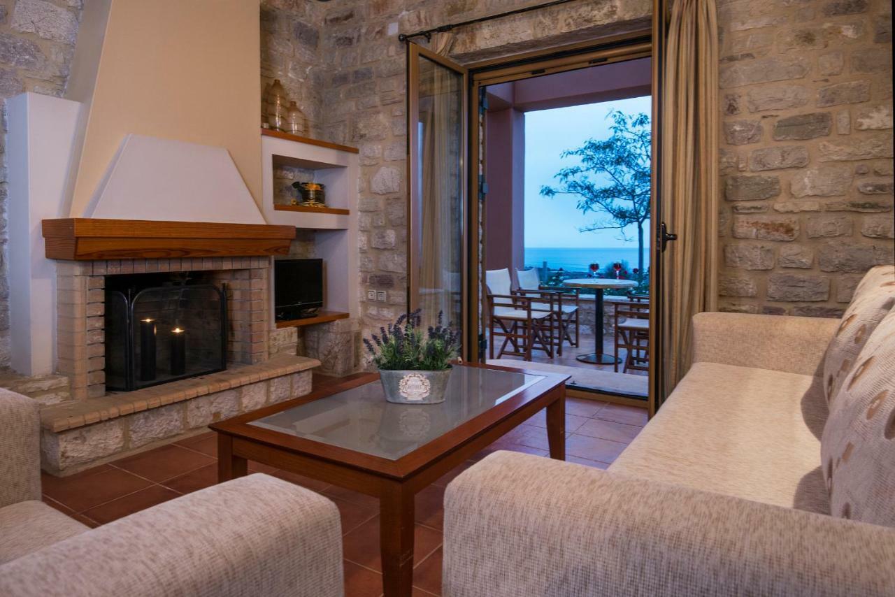 Enastron Villas Kyparissia Dış mekan fotoğraf